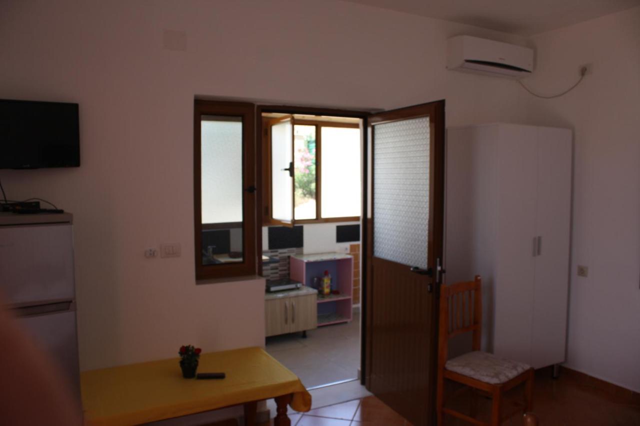 Guesthouse Benardo Sarandë Exterior foto